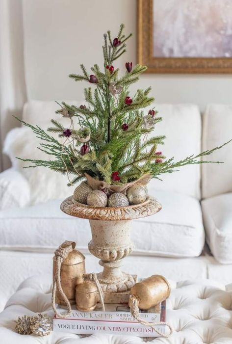 Home Decor Christmas Ideas, Decor Christmas Ideas, Holiday Living Room Decor, Holiday Living Room, French Country Christmas, Cottage Christmas, Simple Holidays, Mini Christmas Tree, Mini Christmas