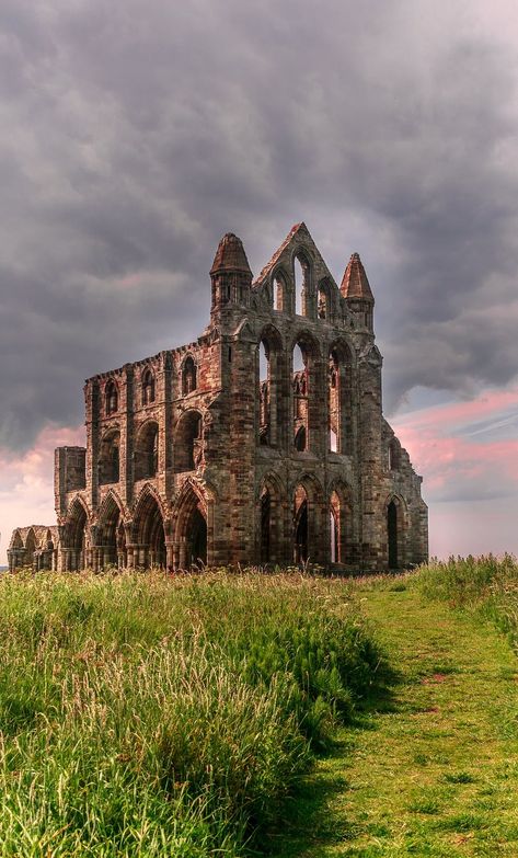 Harry Smith, Whitby Abbey, Church Building, Clear Blue Sky, Old Church, Gothic Architecture, Ancient Architecture, Abandoned Buildings, Architecture Photo