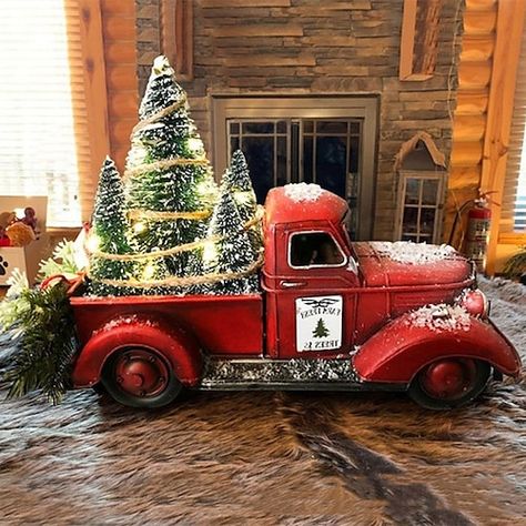 Xmas Table Decorations, Red Truck Decor, Led Christmas Tree Lights, Red Farmhouse, Christmas Decorations Cheap, Retro Farmhouse, Christmas Red Truck, Vintage Red Truck, Christmas Farm