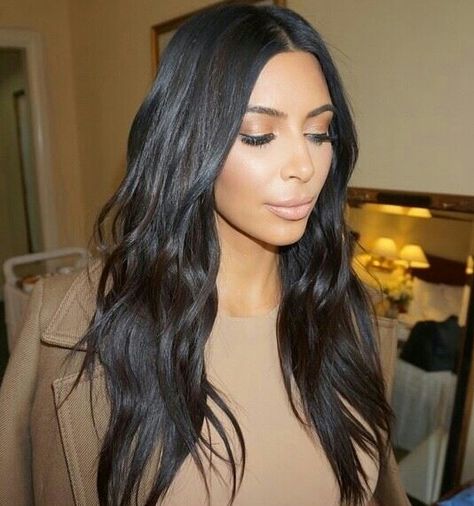 Kim Kardashian hair.. subtle beach waves. Kardashian Hair Color, Kim Kardashian Wedding, Kardashian Makeup, Kim Kardashian Makeup, Kim Kardashian Hair, Hair Inspired, Kardashian Hair, Style Goals, Flawless Face