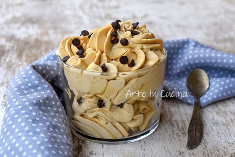 MOUSSE CAFFè E MASCARPONE 5 MINUTI dolce al cucchiaio VELOCE Mousse Dolce, Mousse Mascarpone, Mascarpone Dessert, Cream Desserts, Chiffon Cake, Quick Desserts, Bakery Recipes, Nutella, Sweet Tooth