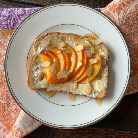 Nectarine Breakfast Toast or Bowl – At Home With Eugenia Nectarine Breakfast, Toast With Fruit, Breakfast Bowl Vegan, Breakfast At Home, Recipe Breakfast, Breakfast Toast, Healthy Food Motivation, Nutritious Breakfast, Lunch Recipes Healthy