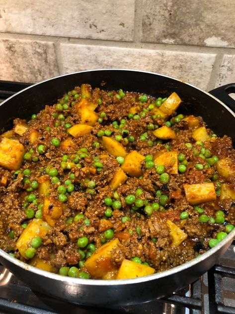 Keema Aloo, Beef Keema, Keema Recipes, Minced Beef Recipes, Ground Beef And Potatoes, Minced Beef, Ground Beef Recipes Healthy, Mince Recipes, Beef And Potatoes