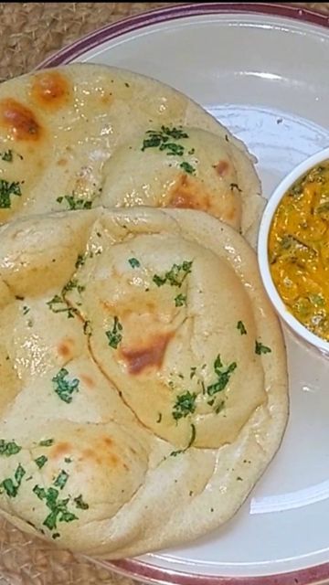 Butter Naan Recipe, Butter Naan, Tandoori Roti, Roti Recipe, Naan Recipe, Indian Bread, Savoury Baking, Indian Food Recipes Vegetarian, Wheat Flour