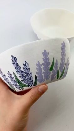 Paint 2024, Pots Painting, Ceramics Bowls Designs, Ceramic Cafe, Diy Pottery Painting, Glaze Ideas, Sculpture Ceramic, Mug Crafts, Easy Handmade