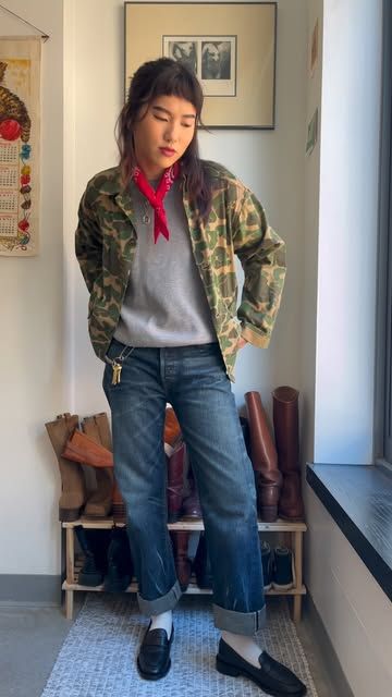 lily 🪷 on Instagram: "Classic and cool 🐸🦆

jacket: 1960s/70s duck camo chore from @uninspiredvintage 
sweatshirt: 1970s/80s sweat crewneck from @rugged_road 
jeans: boy fit straight jeans from @doublerl 
shoes: loafers from @stuartweitzman 
bandana: vtg cotton bandana from @9to5vintagenyc 

#ootd #outfit #outfitoftheday #outfitinspo #outfitinspiration #fit #fitinspo #thrift #thrifted #vintage #vintagefashion #vintageclothing #truevintage #fallfashion #fallstyle #military #workwear #boston #selvedge #selvedgedenim #denim #rrl #doublerl" Boys Fits, Cotton Bandanas, Vintage Americana, Selvedge Denim, Cool Jackets, Shoes Loafers, Ootd Outfit, Fitness Inspo, Straight Jeans