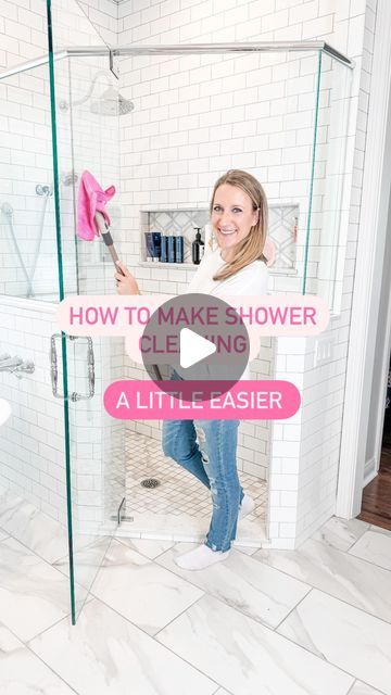 Shower Cleaning Tools, Cleaning Bathrooms, Shower Cleaning Hacks, Cleaning Home, Household Help, Clean Tile Grout, Clean Bathtub, Home Organizing, How To Clean Mirrors