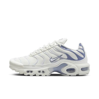 Nike Tn Shoes, Casual Shoes Outfit, Nike Tn, Cute Sneakers, Nike Air Max For Women, Shoe Inspiration, Girly Shoes, Aesthetic Shoes, Nike Air Max Plus