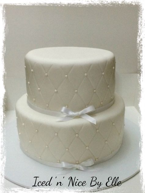 White Quilted wedding cake Quilted Wedding Cake, White Cake, White Quilt, Tiered Cakes, Cake Creations, Cupcake Cookies, Wedding Cakes, Decorative Boxes, Cake