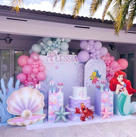 Melissa Betancourt | Sirenita! #sereia #festasereia #mermaid #mermaidparty #kidspartyideas #celebration #miamiparties #kidspartydecor | Instagram Kids 1st Birthday Party Ideas, Baby Ariel Birthday Party, Mermaid Decorations Birthday, Ariel The Little Mermaid Birthday Party, Little Mermaid 1st Birthday Party, Disney Little Mermaid Birthday Party, Ariel Mermaid Birthday Party, Ariel Party Ideas, Little Mermaid Birthday Party Decoration