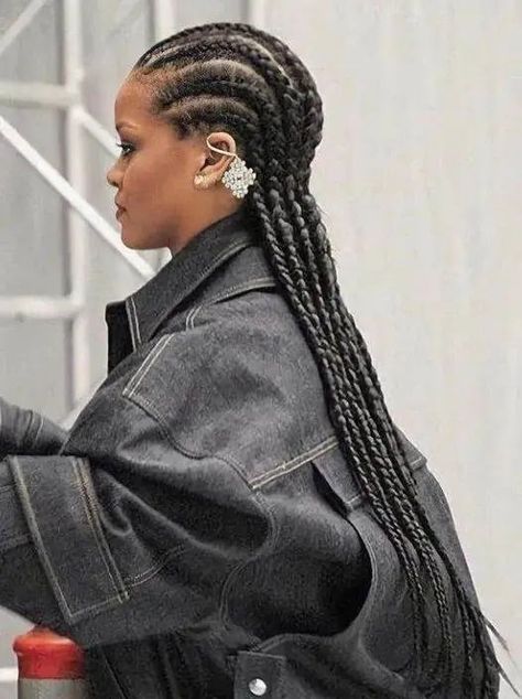 Rihanna Braids Cornrows, Fulani Braids Rihanna, Rihanna Cornrows Hairstyles, Rihanna Box Braids, Big Fulani Braids Hairstyles, Rihanna With Braids, Twin Braids Hairstyles Black, Thick Cornrows Braids Black Women, Grey Cornrows