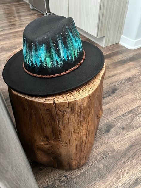 Hipster Hat Outfit, Painting Felt Hats, Burned Fedora Hat, Painted Fedora Hat, Custom Fedora Hat Ideas, Burning Felt Hats, Painted Hats Diy, Custom Felt Hats For Women, Custom Hats For Women