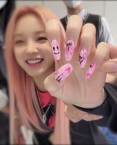 Bts Nail Art, Asia Nails, K Pop Nails, Pink Black Nails, K Pop Groups, Idol Nails, Classic Nail Designs, Korean Nails, Gel Nails Diy