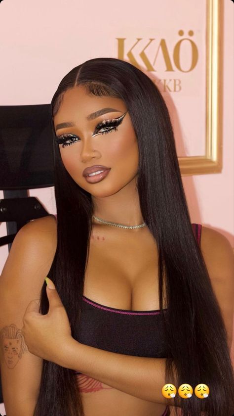 Bold Glam Makeup Black Women, Slay Queen Outfits, Birthday Photoshoot Makeup, Soft Birthday Makeup, Baddie Birthday Makeup Looks, Bratz Doll Makeup Look Black Women, New Years Makeup Black Women, Makeup Looks Birthday Glam, Black Makeup Ideas Eyeshadows