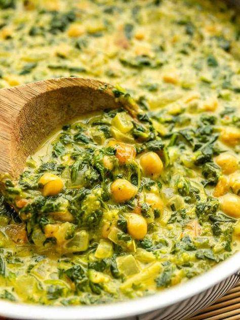 Chana Saag Recipe, Chana Saag, Chickpeas And Spinach, Chickpea And Spinach, Creamy Chickpea, Vegan Diner, Saag Recipe, Chickpea And Spinach Curry, Spinach Curry