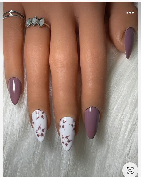 Mauve Floral Nails, Fall Short Nail Designs Autumn Classy, Mother’s Day Nails, Purple And White Nails, Purple Manicure, Tips Nails, Nails 2023, Soft Purple, Manicure Y Pedicure