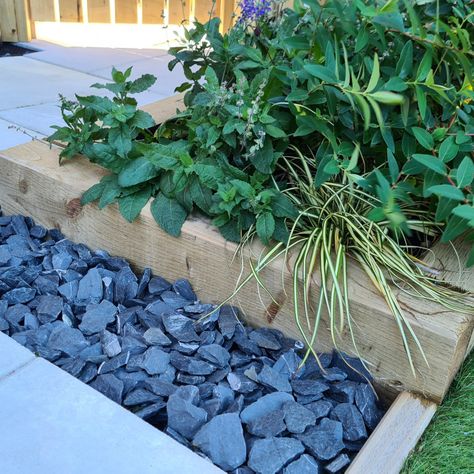 Blue Slate Garden Ideas, Slate In Garden, Plum Slate Garden Ideas, Slate Chippings Garden Ideas, Slate Chippings Garden, Slate Garden Ideas, Blue Slate Chippings, Tudor House Exterior, Plum Slate