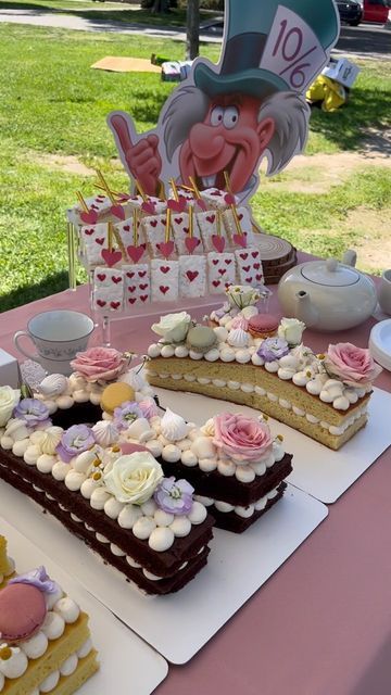 Alice In Wonderland Snack Table, Onederland Dessert Table, Alice In Wonderland Desserts, Onederland Birthday Cake, Alice In Wonderland Dessert Table, Onederland Cake, Wonderland Party Theme, Alice In Wonderland Cupcakes, Alice In Wonderland Props