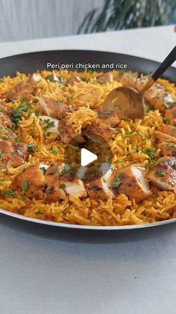 Barbara Bajon on Instagram: "The  most delicious Chicken and 🍚 😋😋
This rice tastes amazing even on it's own without the chicken! if you are looking for veggy meal ,this one would be perfect with salad 🥗
Recipe is written in video, let me know if you would like in description as well,

#chicken #rice #homecooking #reels #easyrecipe" Chicken Pilaf, Chicken And Egg Noodles, Peri Chicken, Peri Peri Chicken, Spiced Rice, Cook More, Chicken Recipies, Healthy Fitness Meals, Peri Peri