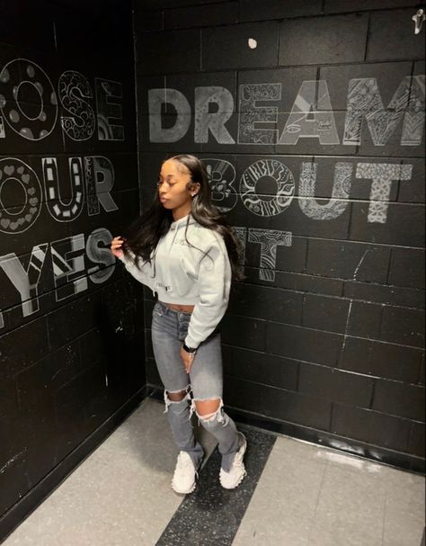 Jeans And Hoodie Outfit Black Women, Blue And Grey Outfit Black Women, Hoodie And Jeans Outfit Black Women, Grey Shoes Outfit Black Women, Outfits With Grey New Balance, Gray New Balance Outfit Black Women, Cool Grey 6s Outfit, Gray Jeans Outfit Aesthetic, Grey Jean Outfits