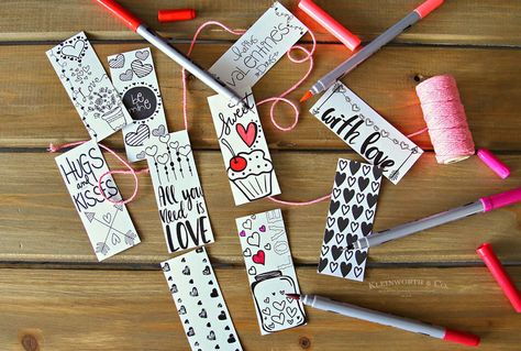 Fun FREE Valentine Printable Coloring Page Bookmarks are a great gift for classmates to help kids be creative & encourage reading too! Personalized & CUTE! Bookmarks Diy Kids, Handmade Valentine Gifts, Valentines Bookmarks, Valentinstag Party, Valentine Coloring Pages, Valentines Day Coloring, Printable Valentines, Coloring Bookmarks, Bookmarks Kids