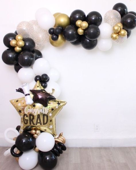 Grad Balloon Arch, Star Balloon Arch, Gold Graduation Decorations, Grad Party Decorations, Graduation Balloons, Preschool Graduation, Black Balloons, Congrats Grad, Graduation Cakes