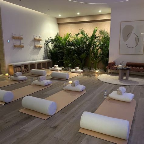 Zen Yoga Studio, Yoga Home Studio, Pilates Yoga Studio, Wellness Center Design, Dance Studio Design, Yoga Room Design, Home Yoga Room, Neural Pathways, Spa Studio