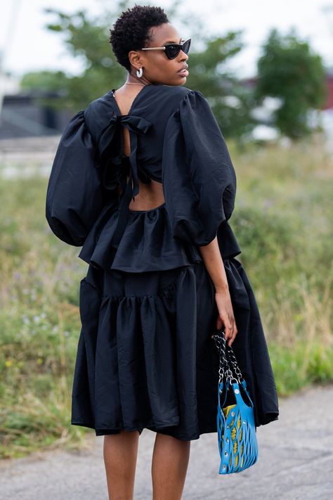 Tomboy Baddie, Fashion Design Process, Poofy Sleeves, Tiered Dresses, Iconic 90s, Paris Summer, Stockholm Street Style, Summer Street Style, Puff Dress