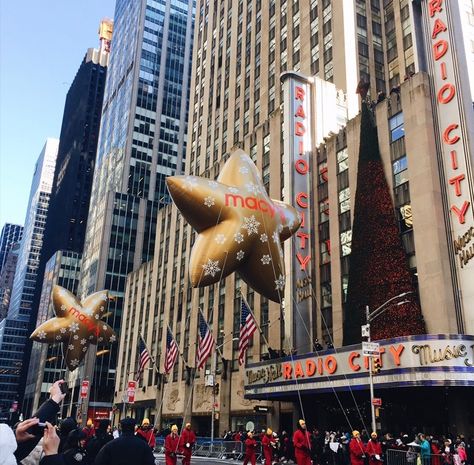 Thanksgiving Parade Aesthetic, New York Thanksgiving Parade, Macy’s Thanksgiving Day Parade Aesthetic, Macy Thanksgiving Day Parade, Macy’s Thanksgiving Day Parade, Thanksgiving Parade, Thanksgiving Day Parade, New York Life, Holiday Prints