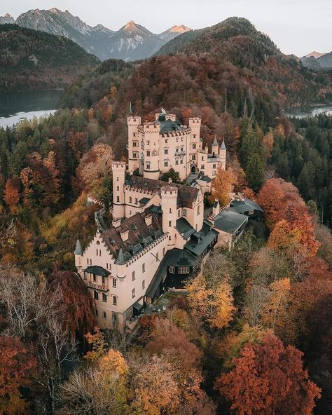 French Chateau Mansion, German Castles, Southern Germany, German Village, French Castles, European Castles, Germany Castles, Castle Ruins, Castle House