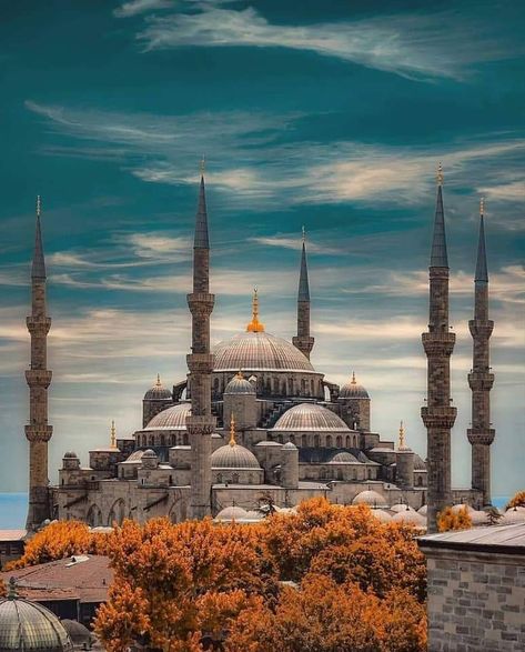 Kirchen Design, Sultan Ahmed Mosque, Blue Mosque Istanbul, The Blue Mosque, Istanbul Turkey Photography, Turkey Travel Guide, Istanbul Photography, Mosque Architecture, Istanbul Travel