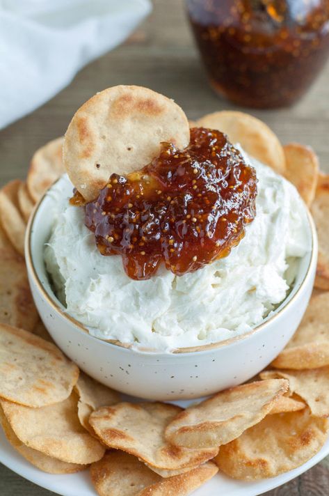 Fig Jam Appetizers, Goat Cheese With Fig Jam, Whipped Goat Cheese Dip, Goat Cheese Dip, Baked Goat Cheese, Whipped Goat Cheese, Goat Cheese Recipes, Sweet Dips, Fig Jam