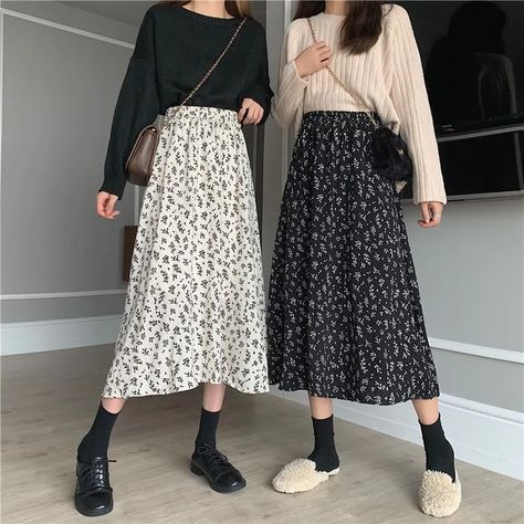 Mikiko - Floral A-Line Midi Skirt | YesStyle Long Skirts Summer, Topi Vintage, Cottagecore Skirt, Floral Skirt Outfits, Rok Midi, Long Midi Skirt, Korean Skirt, Skirt Streetwear, Long Skirt Summer