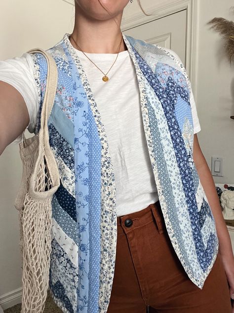 Quilted Vest Street Style, Cottagecore Vest Outfit, Spring Vest Outfits For Women, Thrifted Vest Outfit, Printed Vest Outfit, Vintage Denim Vest Outfit, Patchwork Vest Outfit, Patterned Vest Outfit, Midsize Vest Outfit