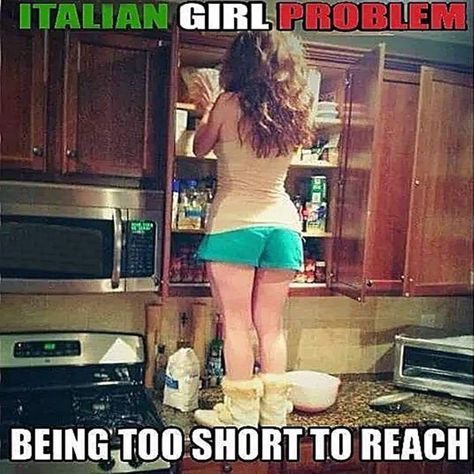 Short People Memes, Short People Humor, Short People Jokes, Italian Girl Problems, Short People Problems, Short Girlfriend, Short Girl Problems, Short Person, People Problems