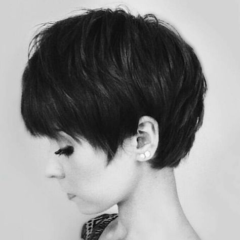 ✂Who loves pixies? on Instagram: “Who thinks this is amazing and that @emma_gustavson should rejoin #pixienation ??? #fiidnt” Medium Pixie, Girls Pixie Haircut, Popular Short Hairstyles, Short Haircut Styles, Hair Styles 2014, Best Short Haircuts, Girl Haircuts, Pixie Haircuts, Trending Haircuts