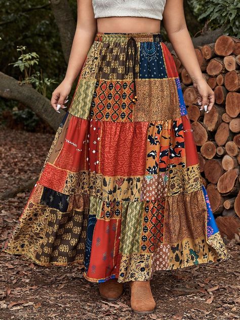 Patchwork Dress Pattern, Patchwork Outfit, Plus Size Hippie, Chaniya Choli Designs, Moda Hippie, Wearable Art Clothing, Ruffle Hem Skirt, Estilo Hippie, Hippie Style Clothing