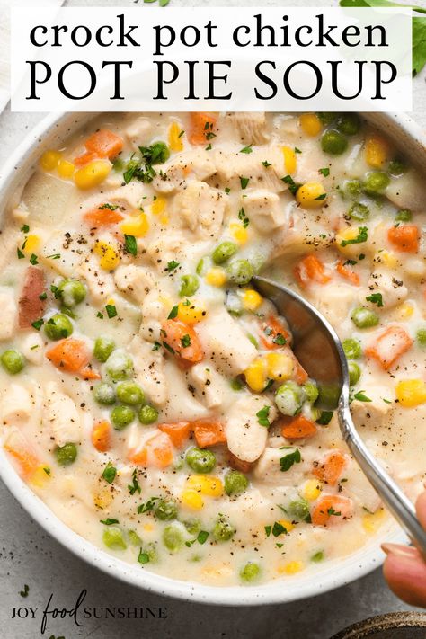 This slow cooker chicken pot pie soup only takes 10 minutes to prepare. It's made from scratch with no canned soups, and is a delicious and cozy dinner. Polenta Bites, Slow Cooker Chicken Pot Pie, Dinner Experience, Chicken Pot Pie Soup, Pot Pie Soup, Cozy Dinner, Crockpot Soup Recipes, Soup Recipes Slow Cooker, Soup Dinner