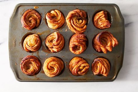 Cinnamon Swirl Puff Pastry Muffins Recipe Puff Pastry Muffins, Puff Pastry Swirls, Easiest Breakfast, Pastry Ideas, Puff Pastry Desserts, Perfect Brunch, Frozen Puff Pastry, Breakfast Pastries, Puff Pastry Sheets