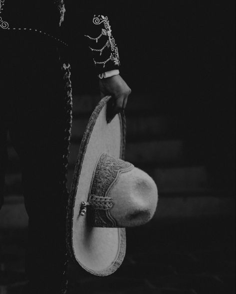 Mexican Royalty Aesthetic, Mexican Dark Aesthetic, Mexican Culture Photography, Dark Mexican Aesthetic, Mariachi Photography, Charro Photoshoot, Mexican Cowboy Aesthetic, Mariachi Aesthetic, Vintage Mexican Aesthetic