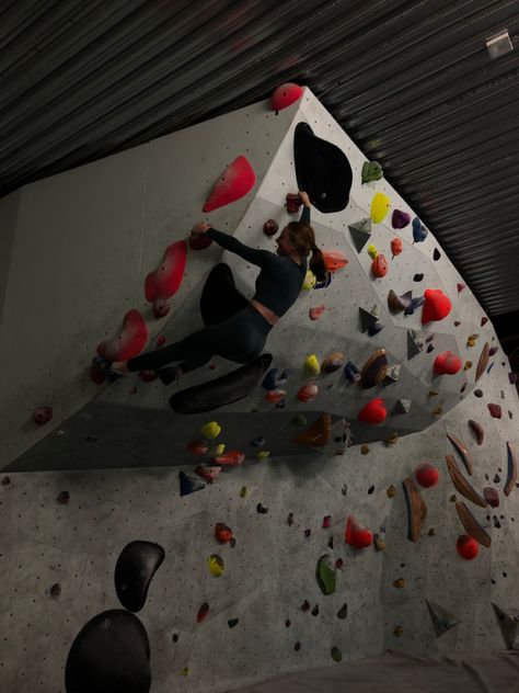 Rock Climbing Gym Aesthetic, Indoor Bouldering Aesthetic, Indoor Rock Climbing Aesthetic, Escalade Aesthetic, Climber Aesthetic, Boulder Aesthetic, Bouldering Aesthetic, Rock Climbing Aesthetic, Climbing Aesthetic