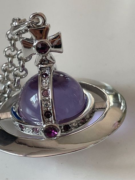 Aesthetic Vivienne Westwood, Orb Necklace, Vivienne Westwood Jewellery, Necklace Trendy, Funky Jewelry, Purple Lilac, Dream Jewelry, Mode Vintage, Jewelry Inspo