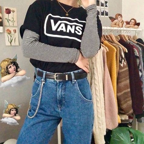 Skirt With Vans, Vans Outfits, Dresses With Vans, Egirl Aesthetic, Look Grunge, For School, Vans Vans, Looks Pinterest, Look Retro