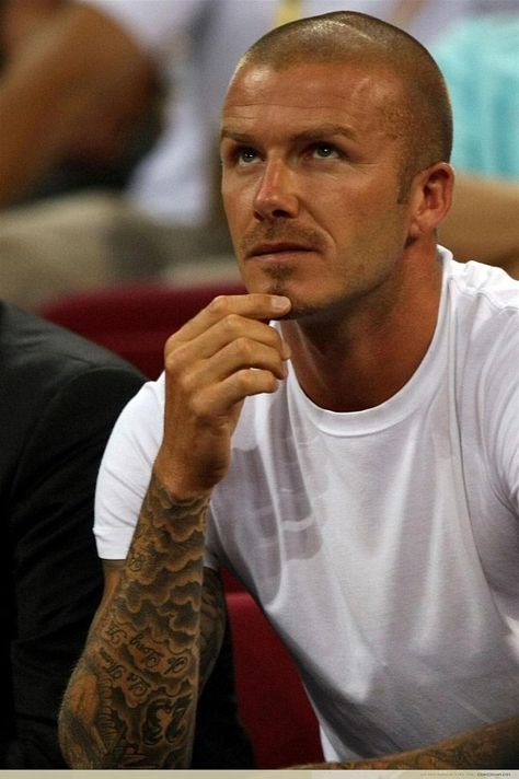 Shaved Head Styles, Posh Beckham, Prince Of Wales Suit, David Beckham Photos, Curly Hairstyles Men, Christian Horner, Man Beard, Hair Man, Buzz Cuts