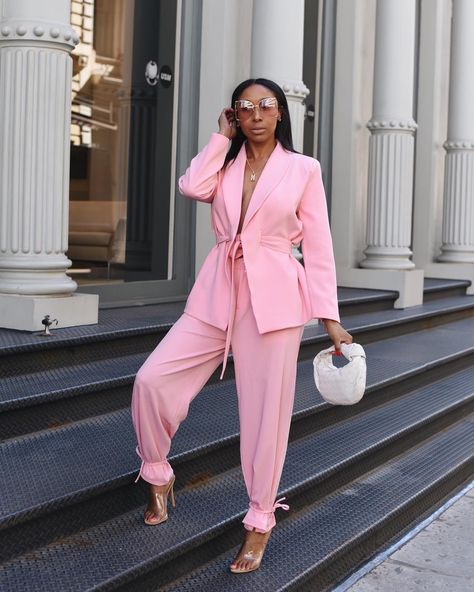 Formal Pantsuits For Women, Formal Pant Suits For Women, Evening Pant Suits, Power Suits For Women, Pink Suits Women, Corporate Shoot, London Chic, Dressy Pant Suits, Formal Pant Suits