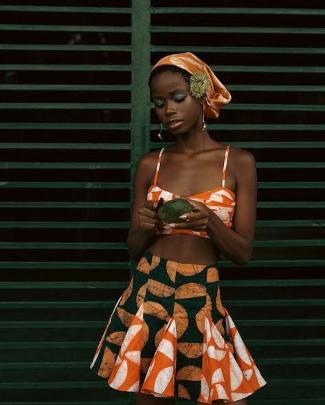 Brighten your summer with handprinted looks from Oya Abeo @oyaabeo ! Inspired by Lagos and crafted by talented Batik artists✨ Model: @joyakhigbe_ Makeup: @house_of_daffodil Production:@samiatoftheinterweb Photography: @thelexash Short Tennis Skirt, Nigerian Clothing, Ash Photography, Nigerian Outfits, Nigerian Fashion, Nigerian Styles, Outdoor Event, Summer 24, Clothing Stores