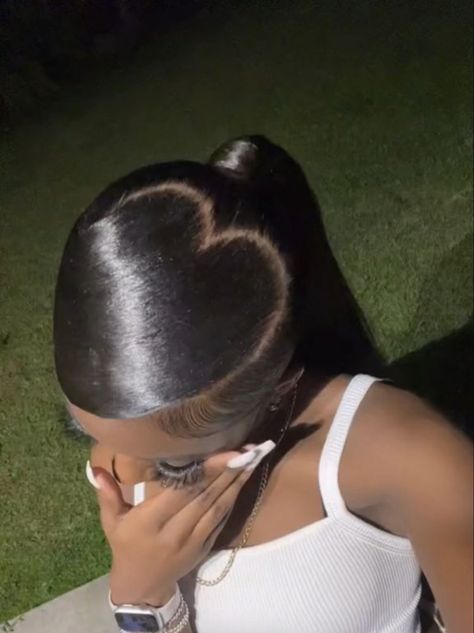 Baddie Hair, Haircut 2023, Slick Ponytail, Two Tone Hair, Hair Twists, Haircut 2024, Weave Ponytail Hairstyles, Sleek Ponytail Hairstyles, Black Ponytail Hairstyles