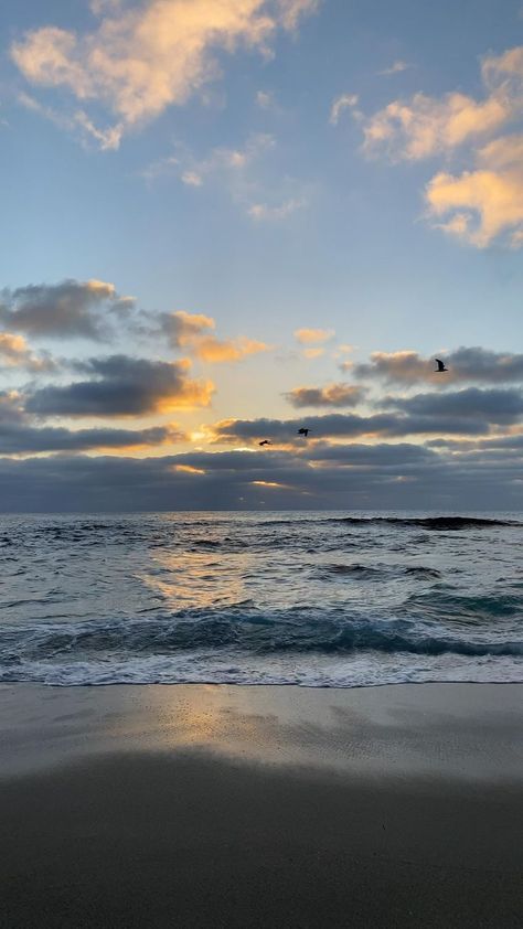 Beach Video Aesthetic, Sunset And Ocean, Video With Friends, Video Sunset, Ocean Videos, Hope Video, Kawaii Nintendo Switch, Pink Switch, Sunset Video