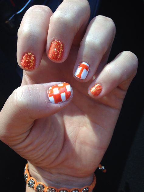 because when you're a VOL you're a VFL!! Gel nails by Lora.  Tennessee Vols nails perfect for game day!! Tn Vols Nail Designs, Vols Nails Tennessee, Ut Vols Nails, Tennessee Vols Nails Designs, Tennessee Orange Nails, Tn Vols Nails, Tennessee Vols Nails, Vols Nails, Vols Decor