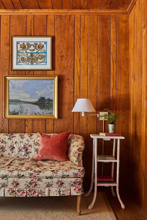 Whitney McGregor Halstead House Guest Bedroom with Wood Paneled Walls Whitney Mcgregor, Wood Panel Bedroom, Wood Walls Bedroom, White Wall Bedroom, Wicker Coffee Table, Wooden Wall Panels, Cool Wood Projects, Bedroom Panel, Wooden Design